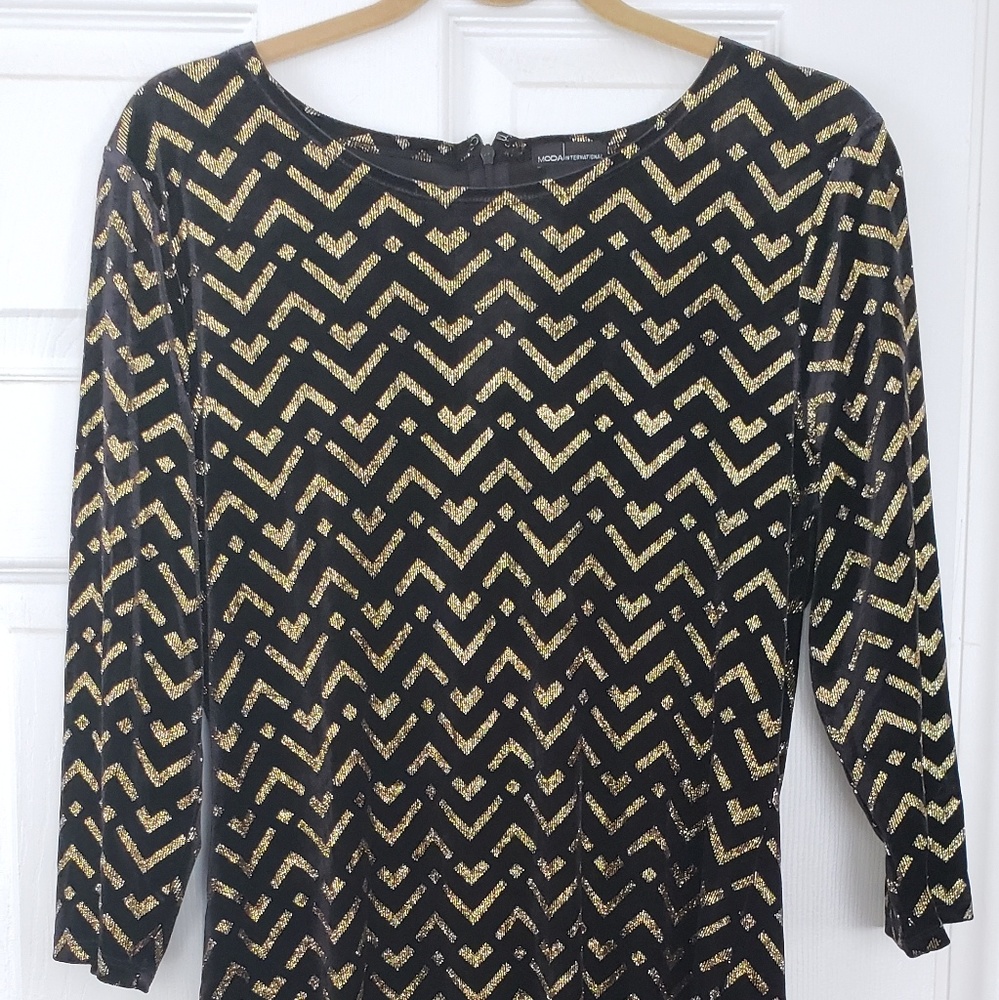 Moda international velvet dress